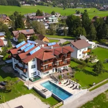 Πανσιόν Gaestehaus Hartweger 4*