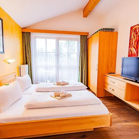 Guest house Gaestehaus Hartweger 4*