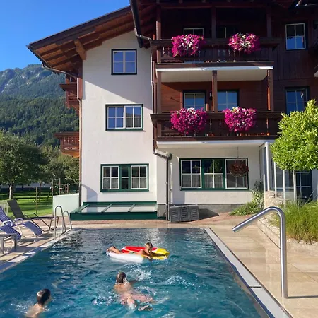 Gaestehaus Hartweger Pensión 4*