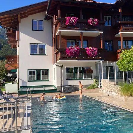 Gaestehaus Hartweger Pensión Haus im Ennstal