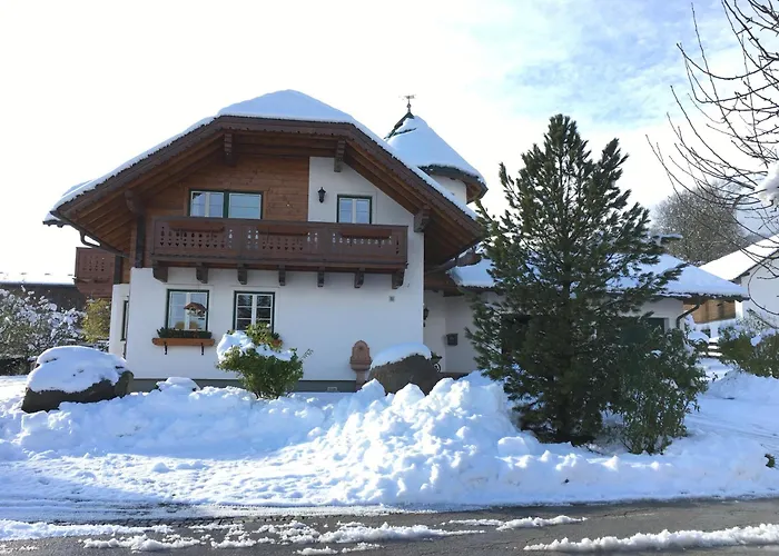 Gaestehaus Hartweger Pensión Haus im Ennstal