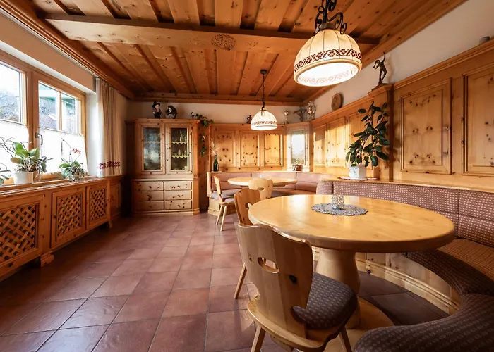 Gaestehaus Hartweger Pensión Haus im Ennstal